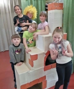 В Урожайненском КДЦ для детей провели развлекательную программу «Именины Домового»